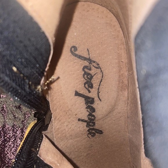 Free People Suede Chunky Booties. Size 41. Worn twice. - Picture 6 of 7
